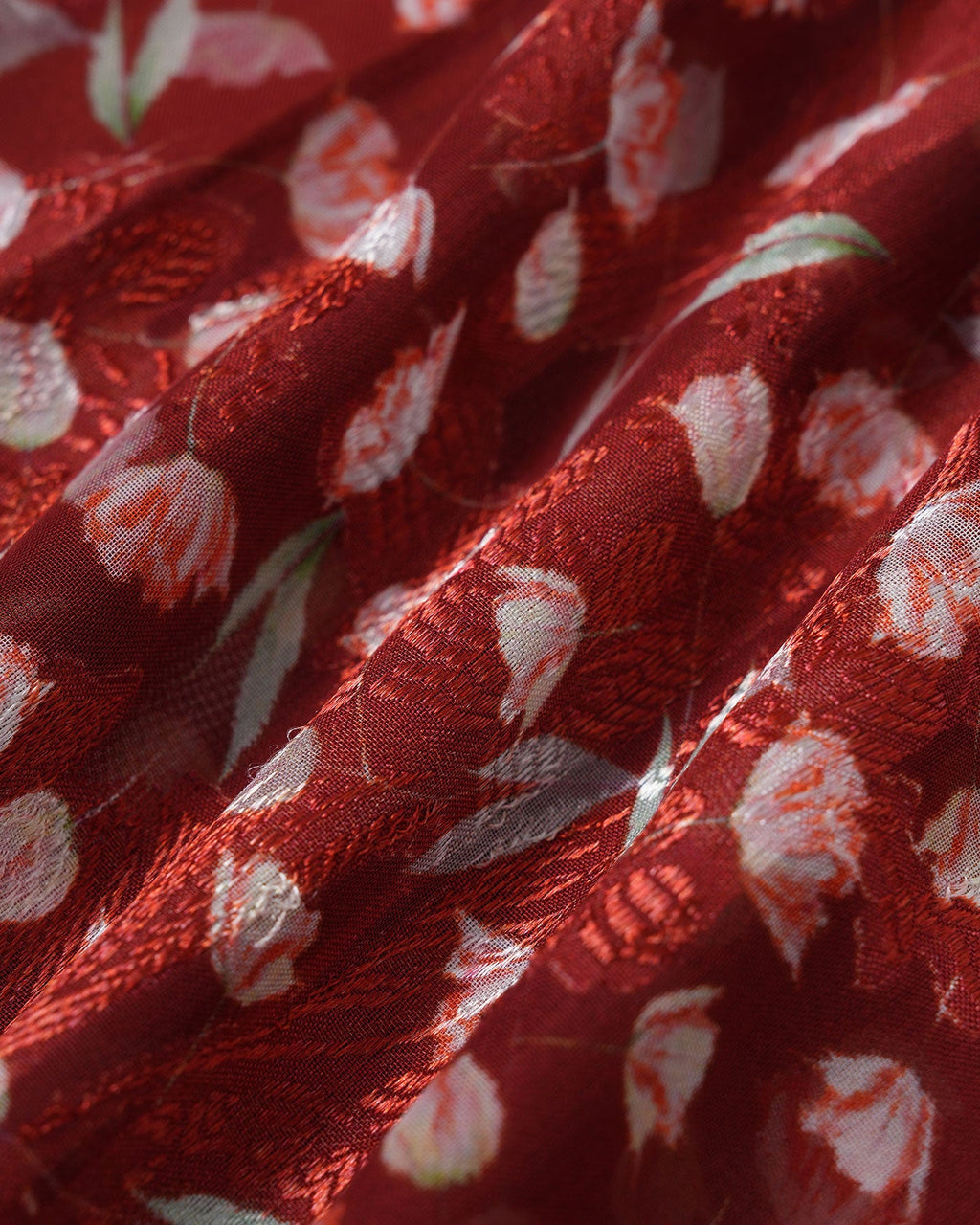 Vestido midi lencero floral color rojo vino