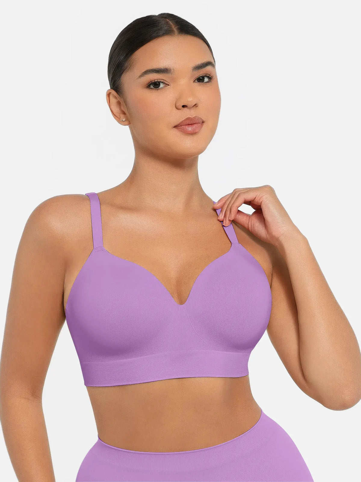 Sujetador push-up inalámbrico sin costuras, cómodo y de cobertura total.