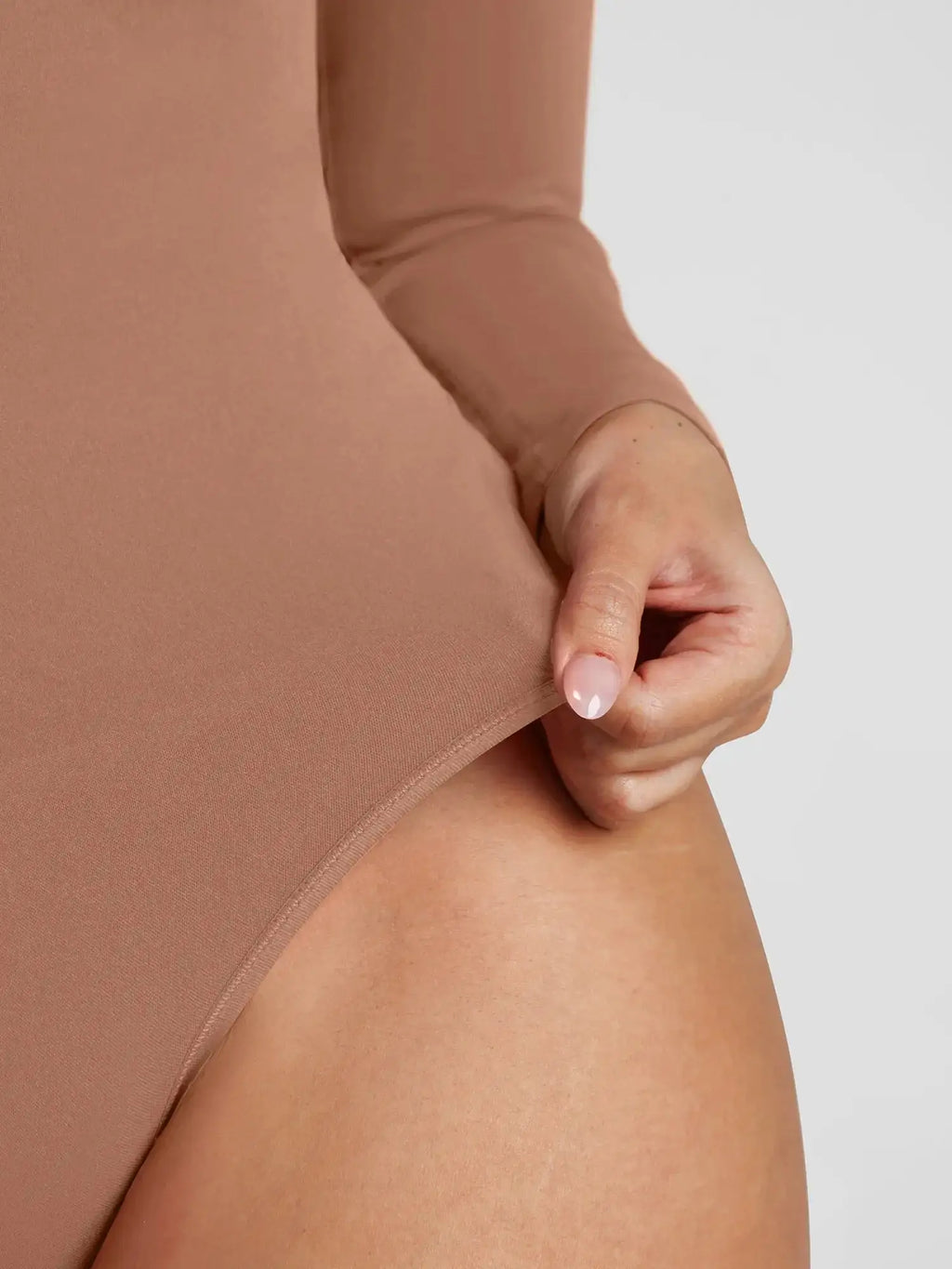Body tipo tanga de manga larga y sin costuras con control de abdomen