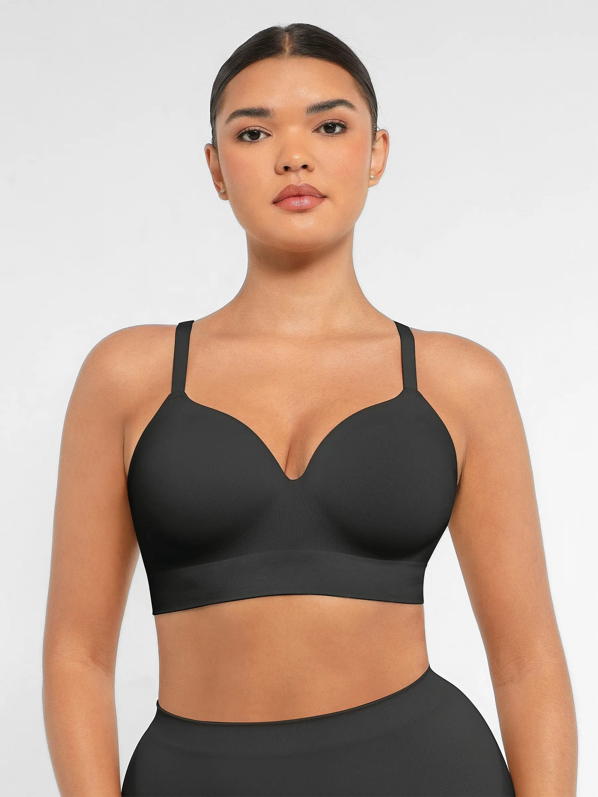 Sujetador push-up inalámbrico sin costuras, cómodo y de cobertura total.