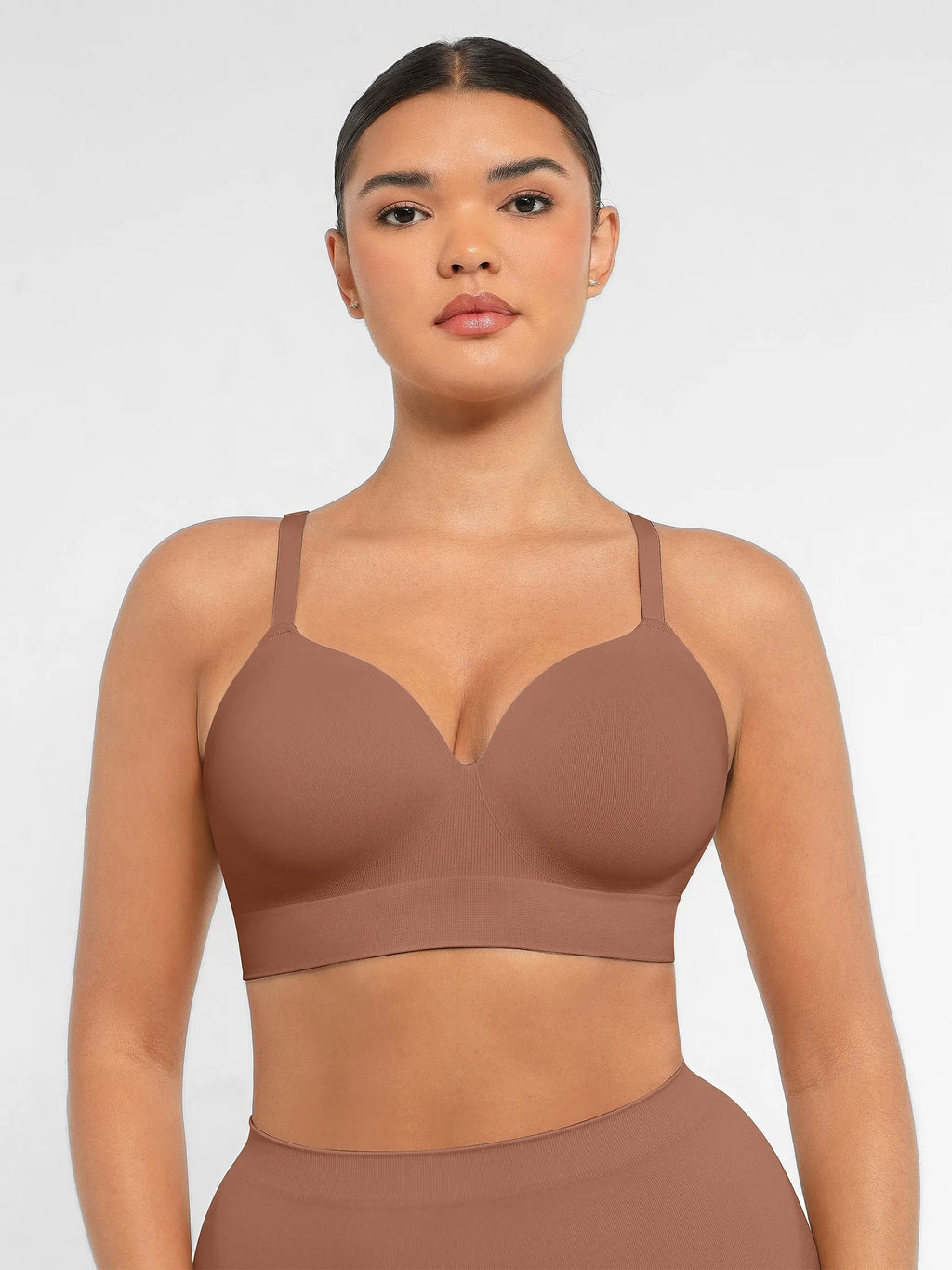 Sujetador push-up inalámbrico sin costuras, cómodo y de cobertura total.