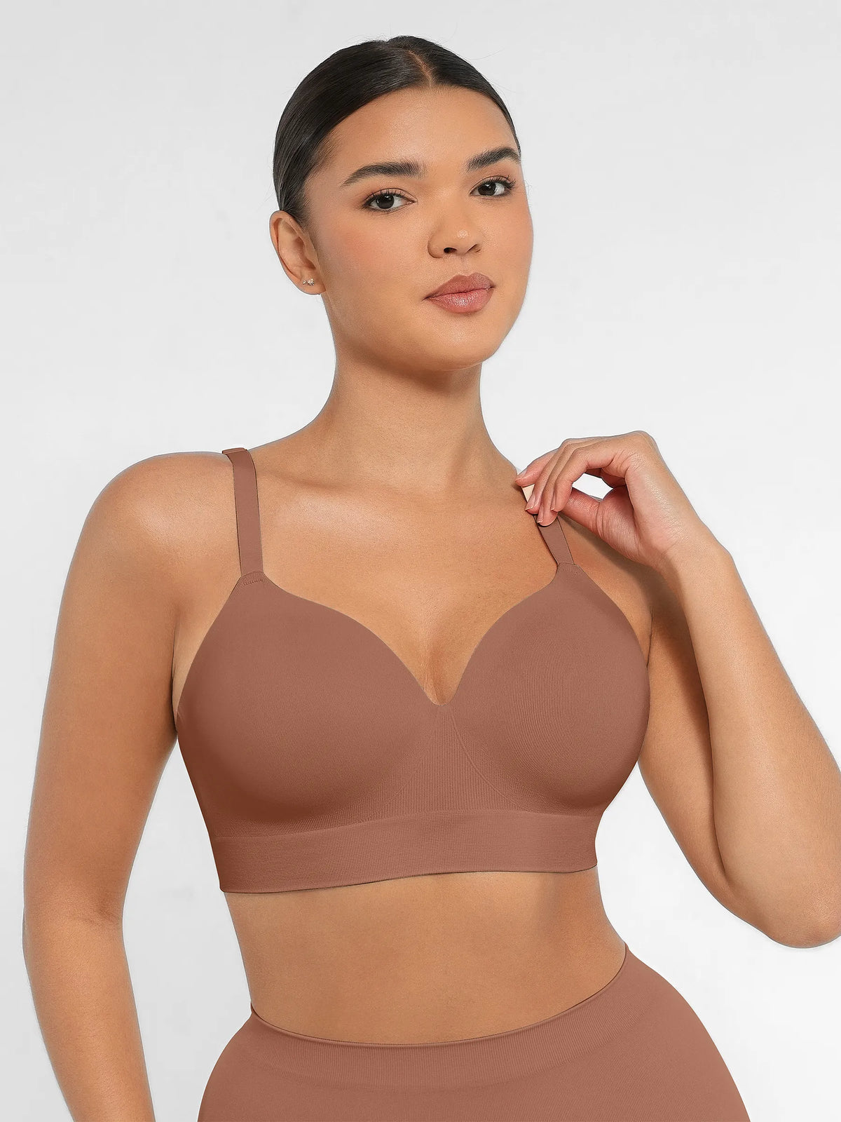 Sujetador push-up inalámbrico sin costuras, cómodo y de cobertura total.