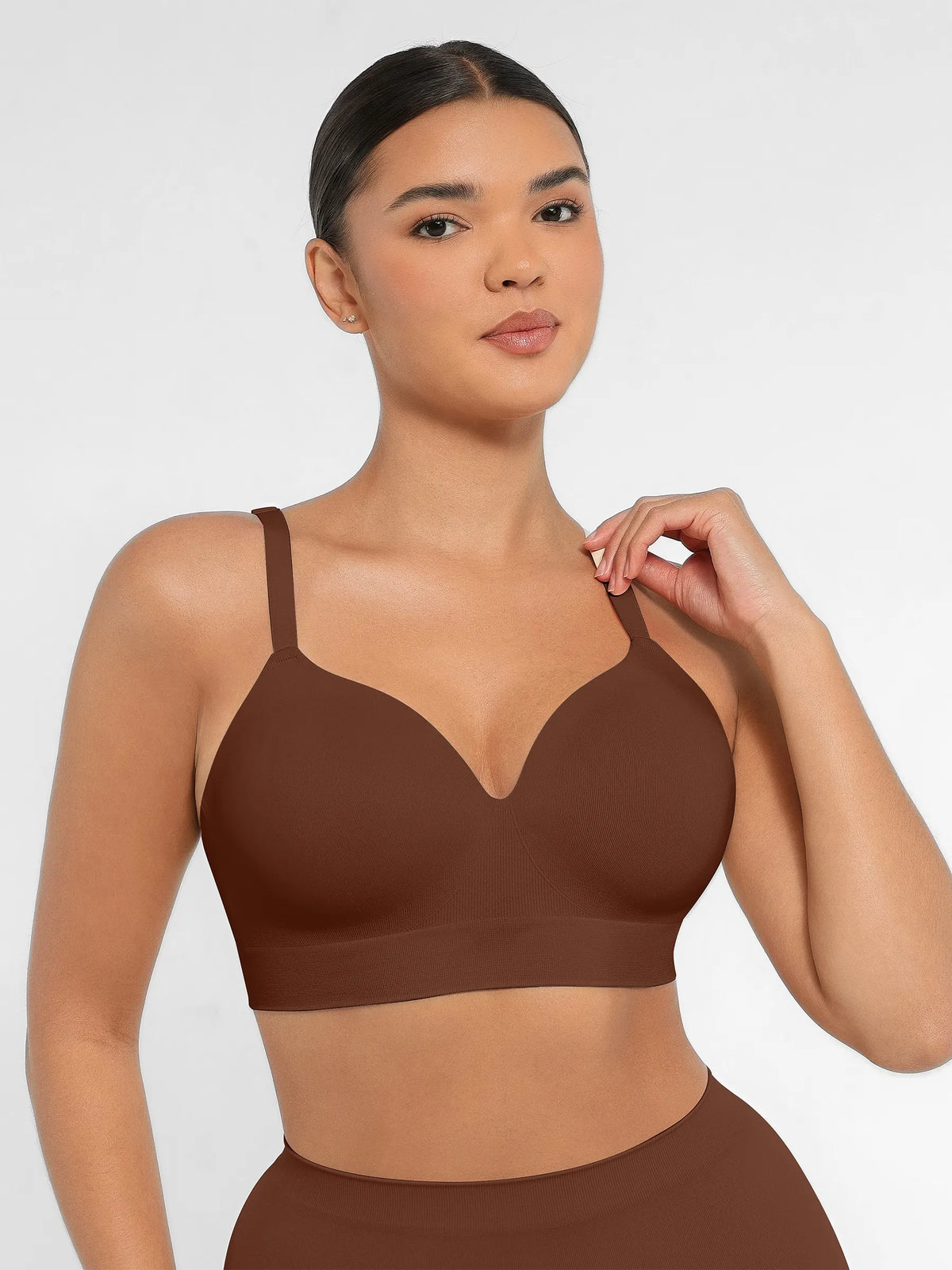 Sujetador push-up inalámbrico sin costuras, cómodo y de cobertura total.