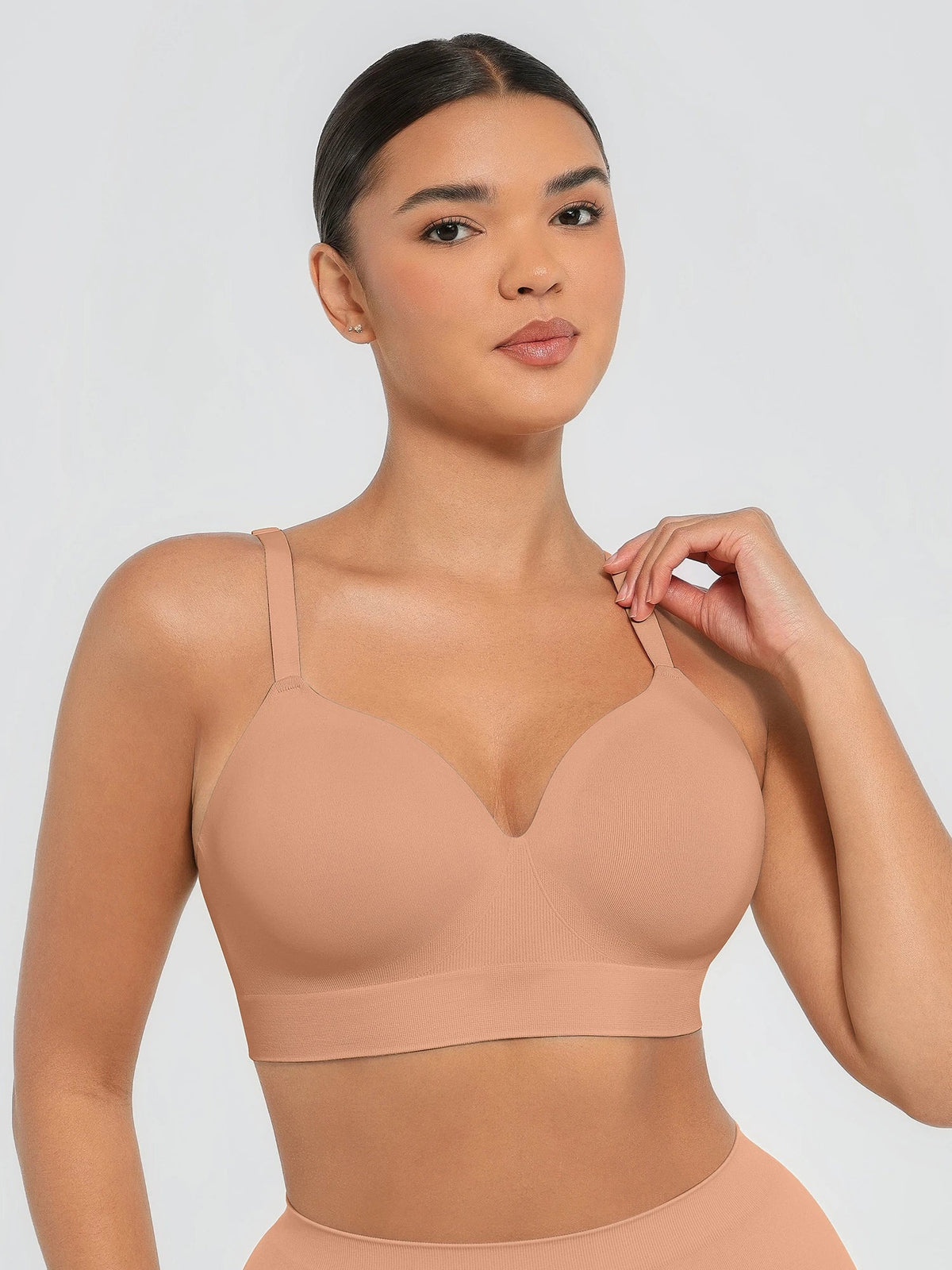 Sujetador push-up inalámbrico sin costuras, cómodo y de cobertura total.