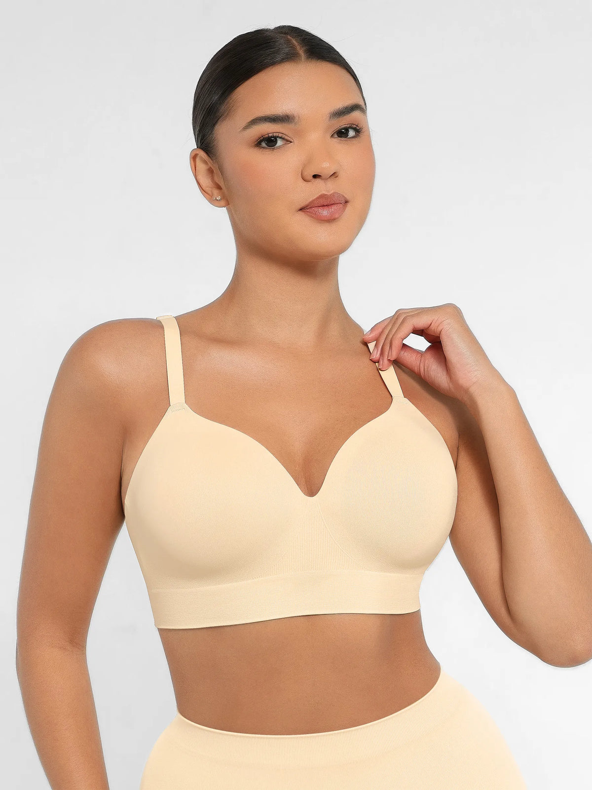 Sujetador push-up inalámbrico sin costuras, cómodo y de cobertura total.