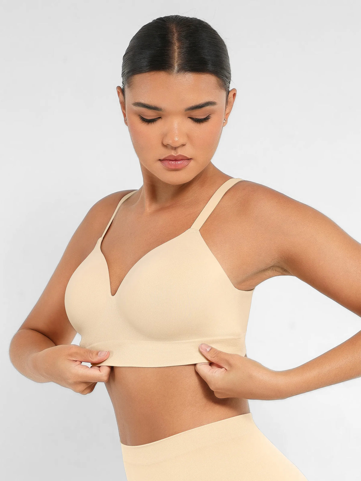 Sujetador push-up inalámbrico sin costuras, cómodo y de cobertura total.