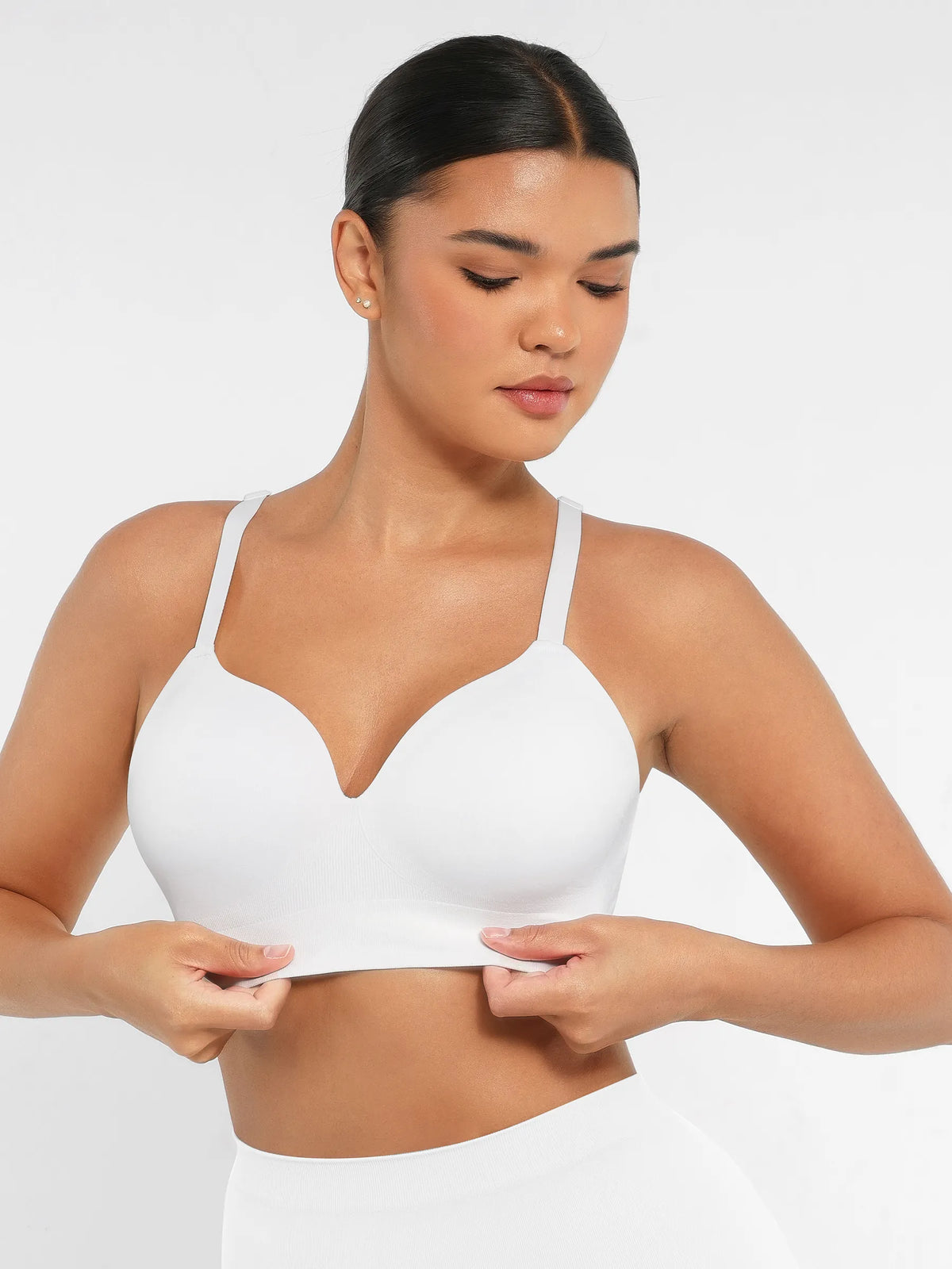 Sujetador push-up inalámbrico sin costuras, cómodo y de cobertura total.