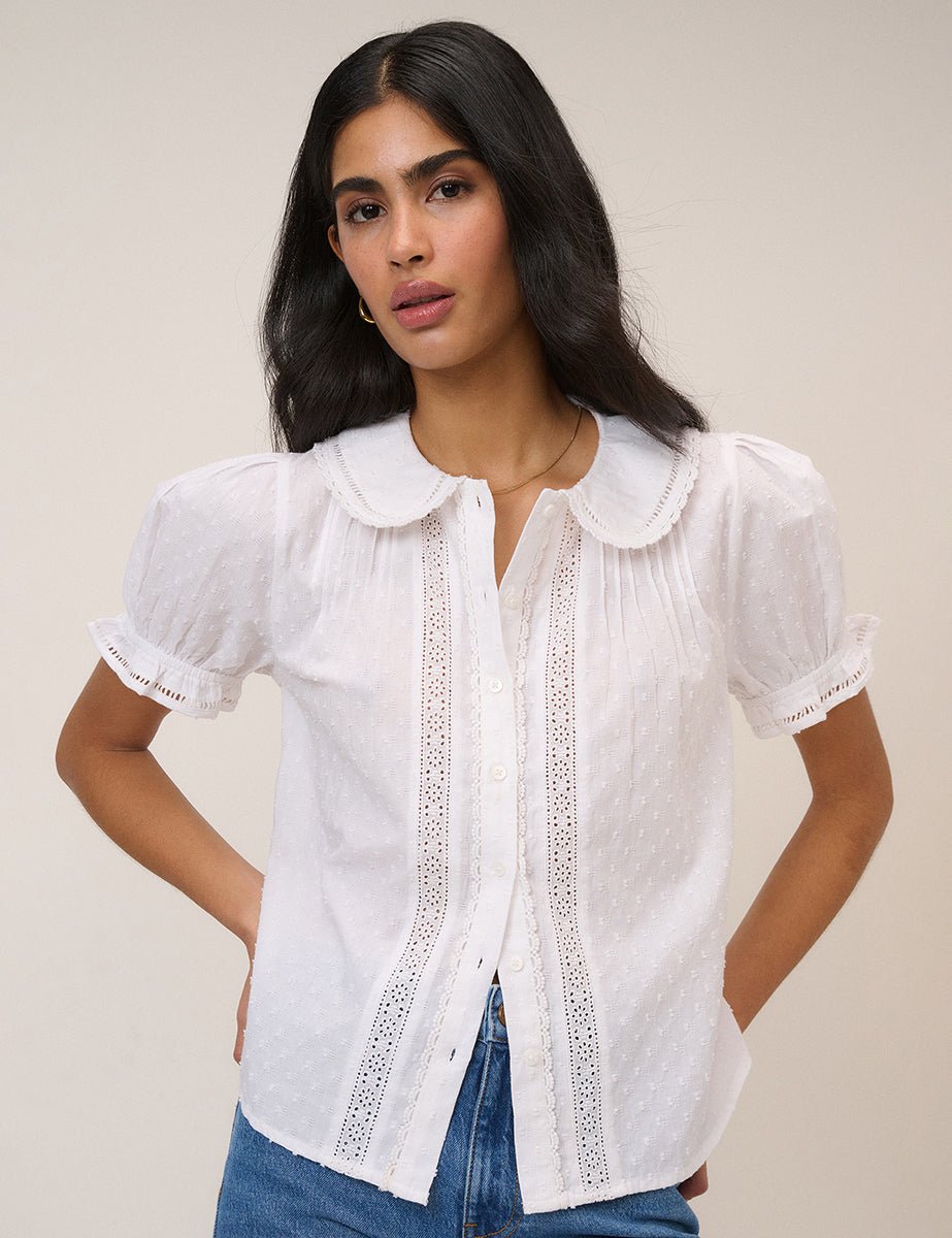 Blusa blanca con cuello Peter Pan y bordado inglés - Zeryn Haus
