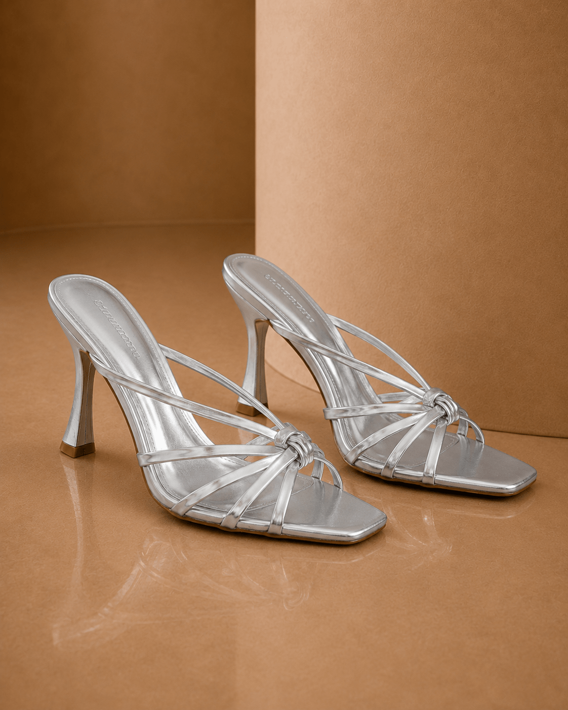 Mia - Sandalias tipo mule para mujer, tacón cómodo, color plata - Zeryn Haus
