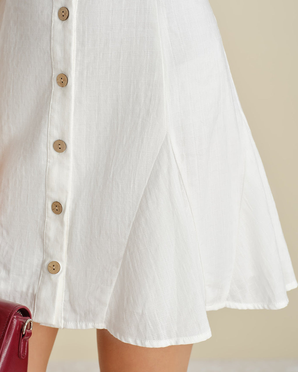Minivestido blanco de corte A con cuello cuadrado y botones - Zeryn Haus