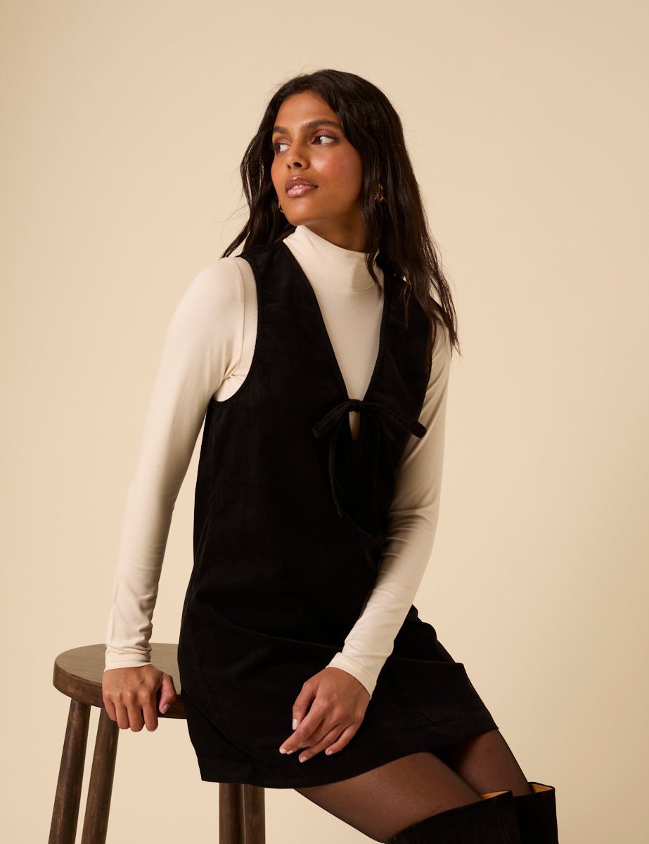 Top de manga larga con cuello alto color crema - Zeryn Haus