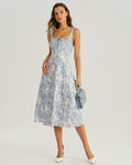 Vestido midi lencero fruncido con estampado floral azul